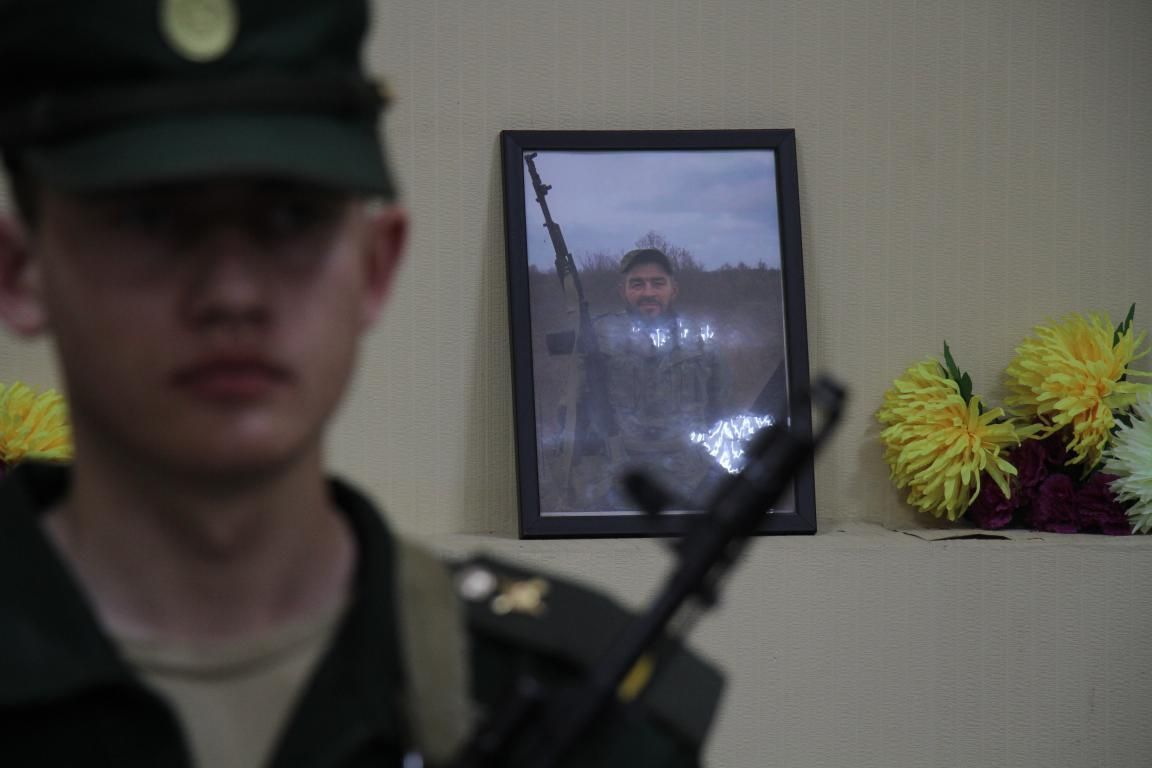 «Надеялись на лучшее...» В Серове простились с Александром Исаковым, погибшим на СВО больше года назад