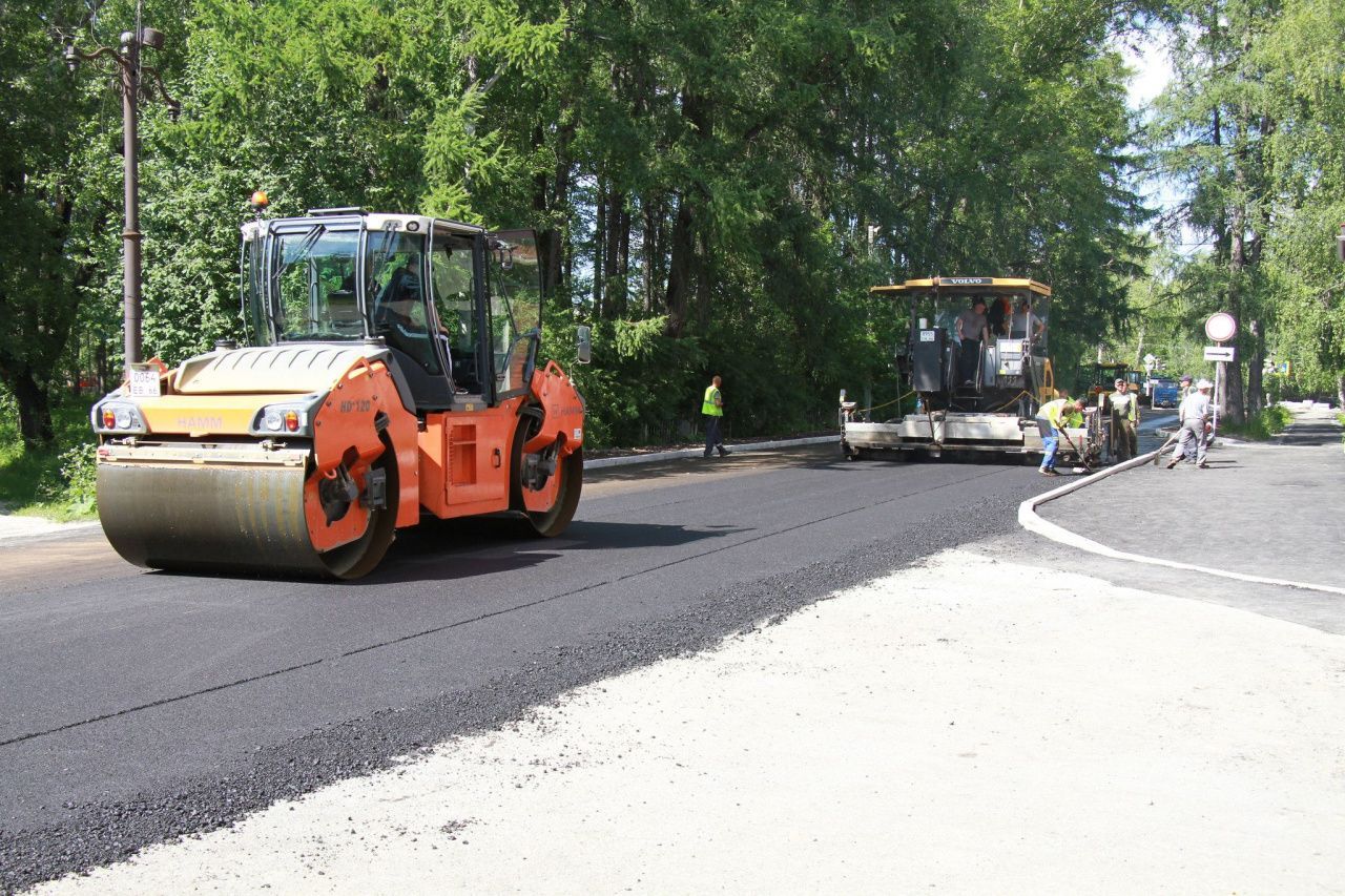 Евгений Куйвашев поставил задачу по ремонту сотен участков дорог на ближайшие три года
