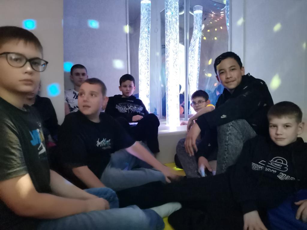 «Чтобы наши детишки развивались». В клубе «Буревестник» открыли арт-пространство