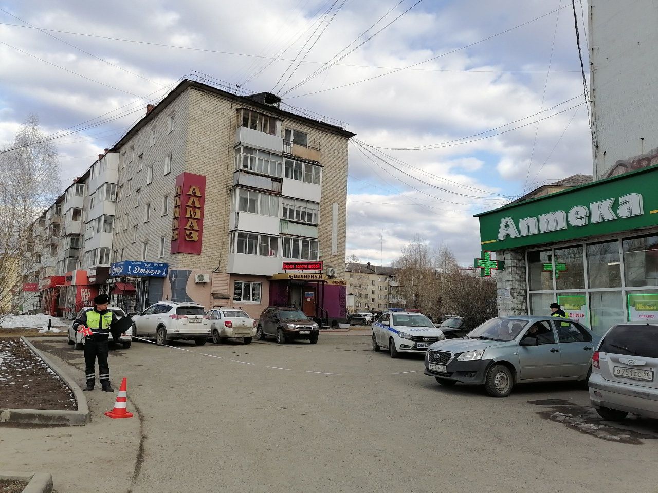 В Серове разыскивают водителя, который наехал на 16-летнюю девушку и скрылся с места ДТП