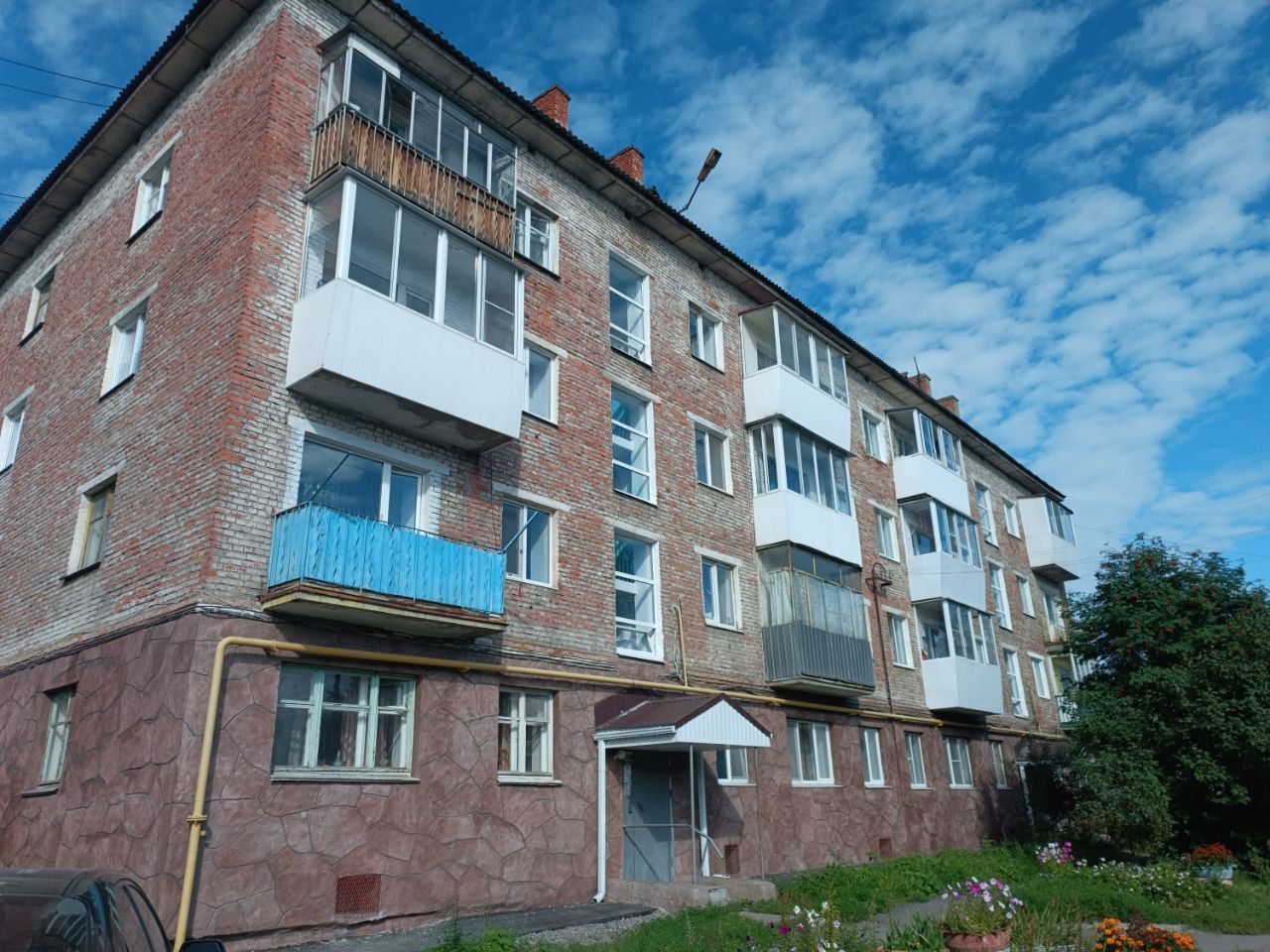 Серовская прокуратура проводит проверку из-за затопления фекалиями подвала многоквартирного дома