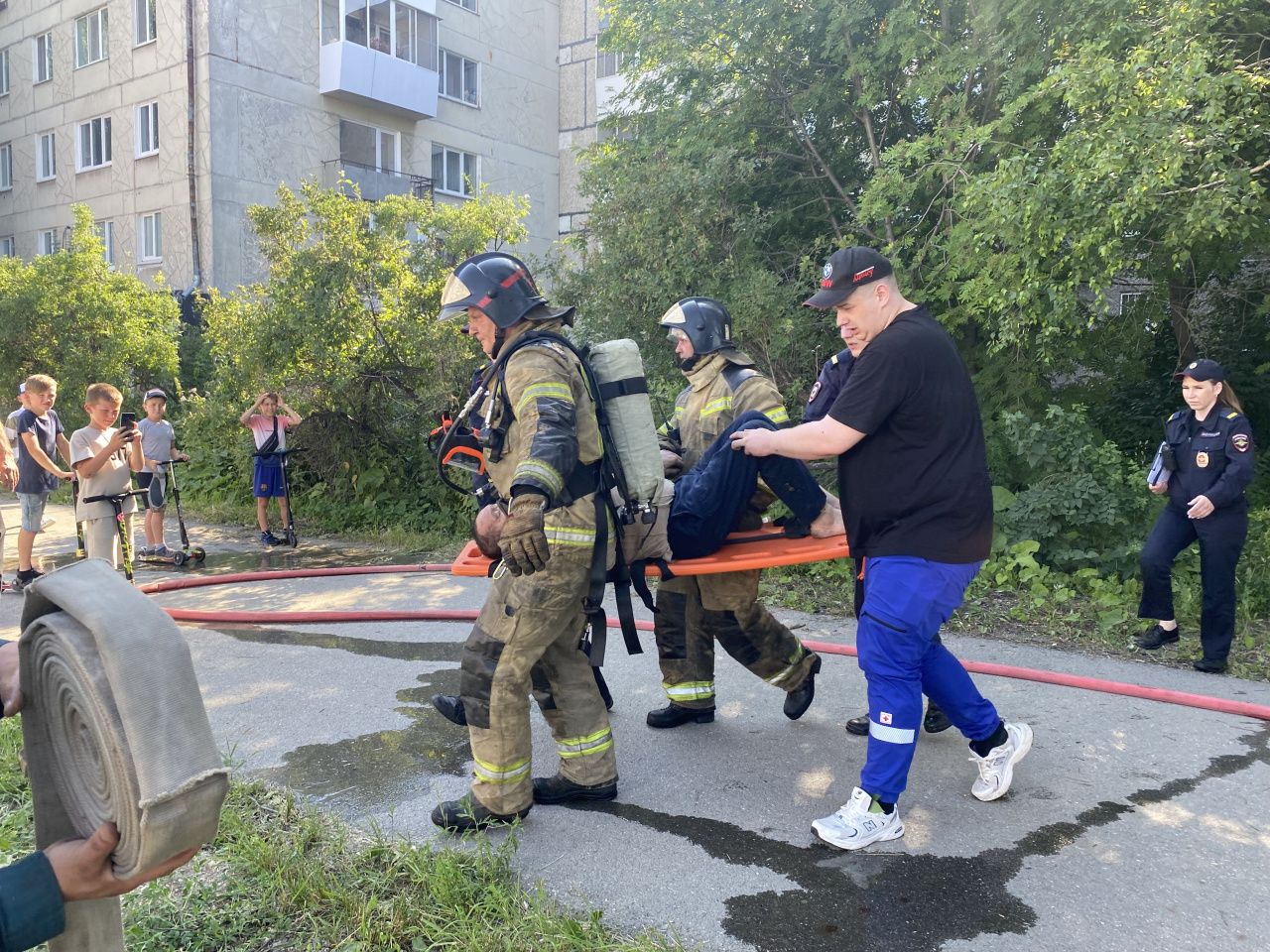 В Серове горела квартира в пятиэтажном доме. Есть пострадавший |  Происшествия | СеровГлобус.ру