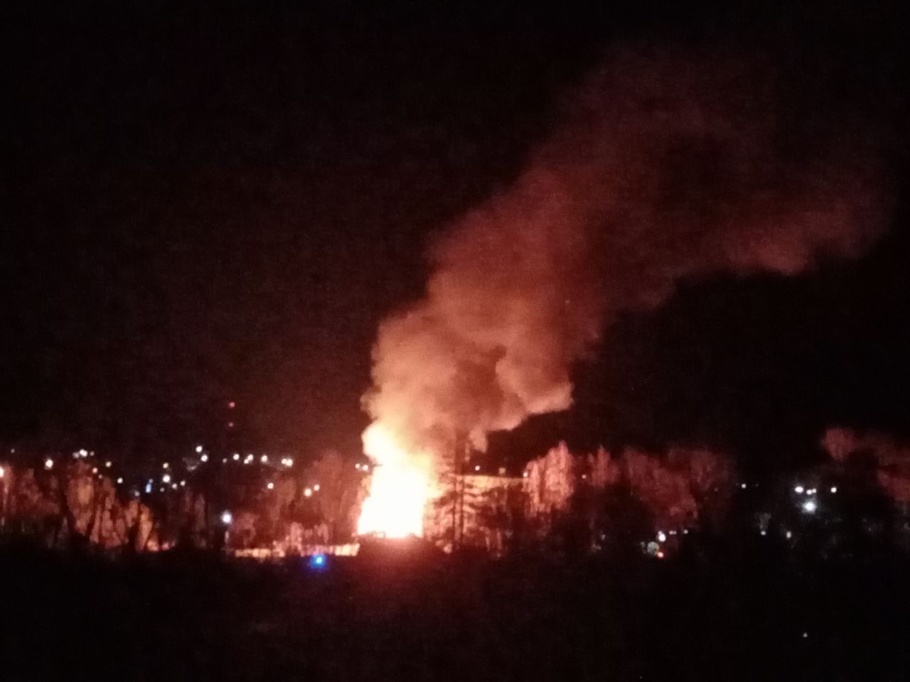 В Серове произошли пожары в жилом доме и в магазине «Магнит»