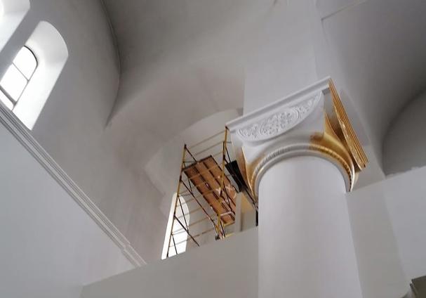 Обновляют центральные колонны серовского собора. Желающие могут оказать помощь