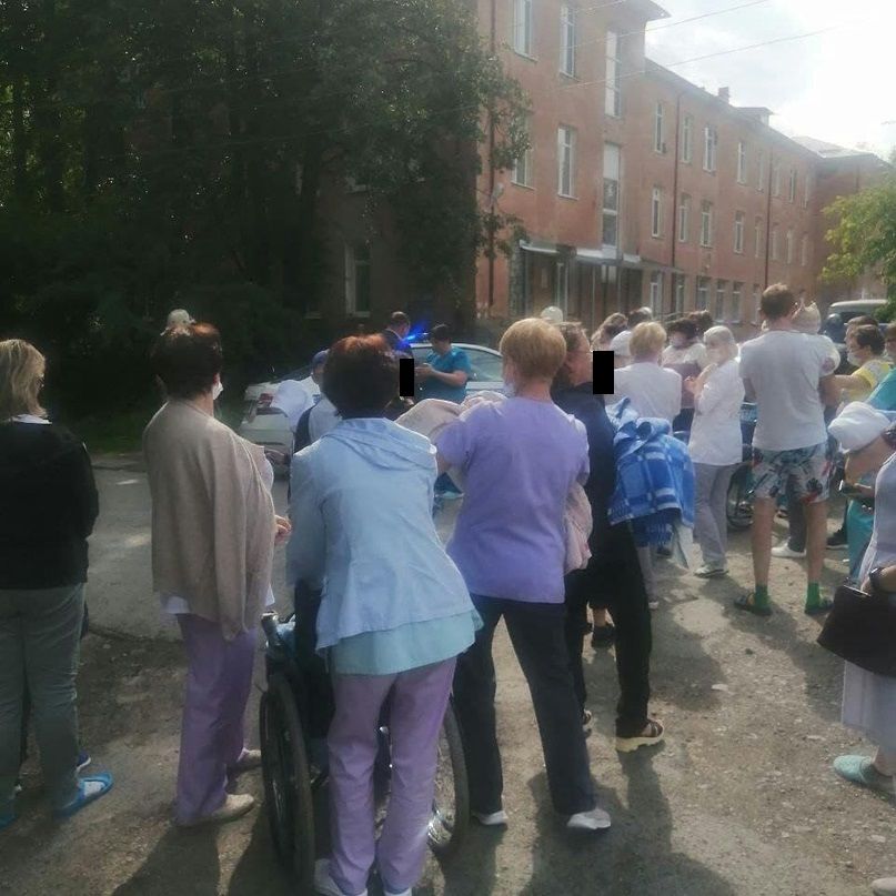 В Серове из-за бесхозного пакета эвакуировали детскую больницу