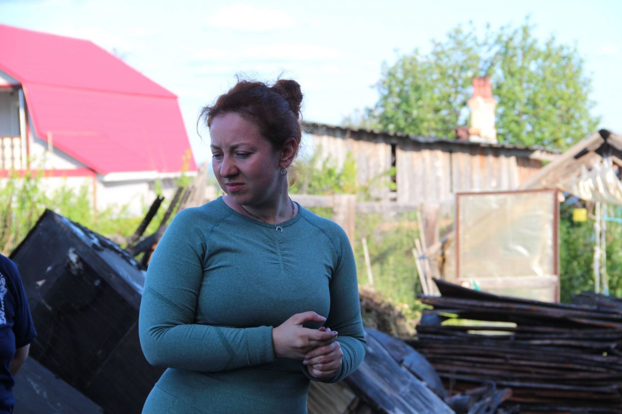 “Страшно смотреть, как полыхало”. Пожар унес жизнь кошки, пса Ральфа, ожоги получил глава семьи