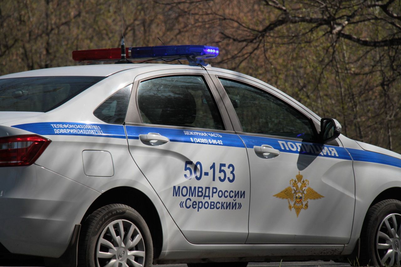 В Красноярке несовершеннолетний водитель катал на машине непристегнутых пассажиров