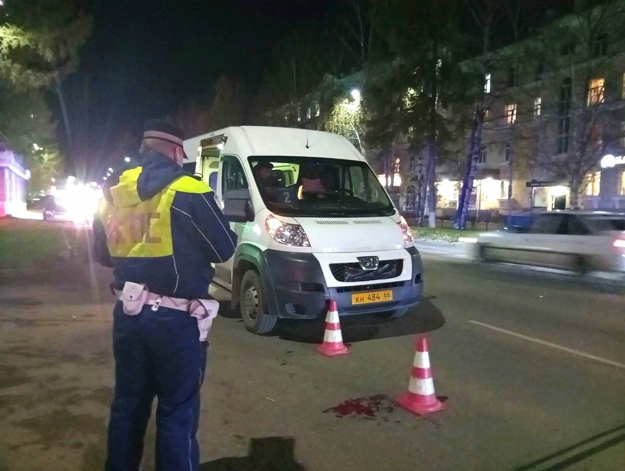 В центре Серова пассажирский автобус сбил человека, переходившего дорогу в неположенном месте