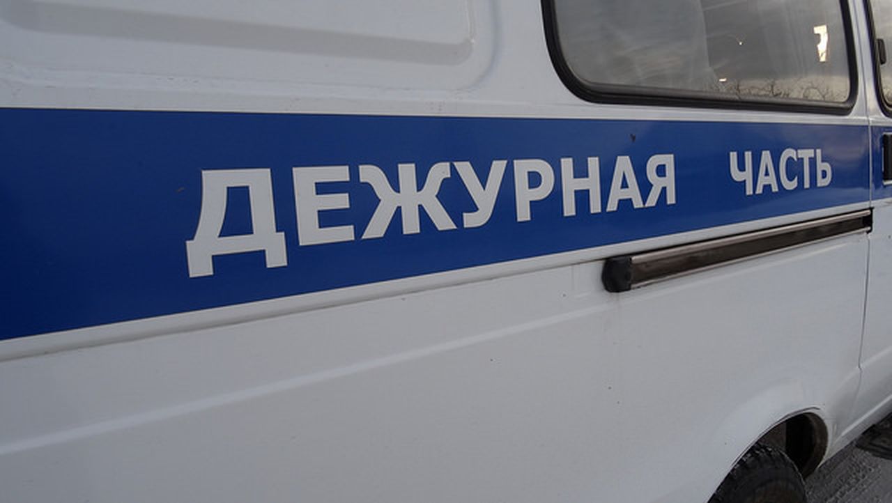 Серовчане попытались расплатиться "Билетом банка приколов", а когда не получилось, сбежали с продуктами