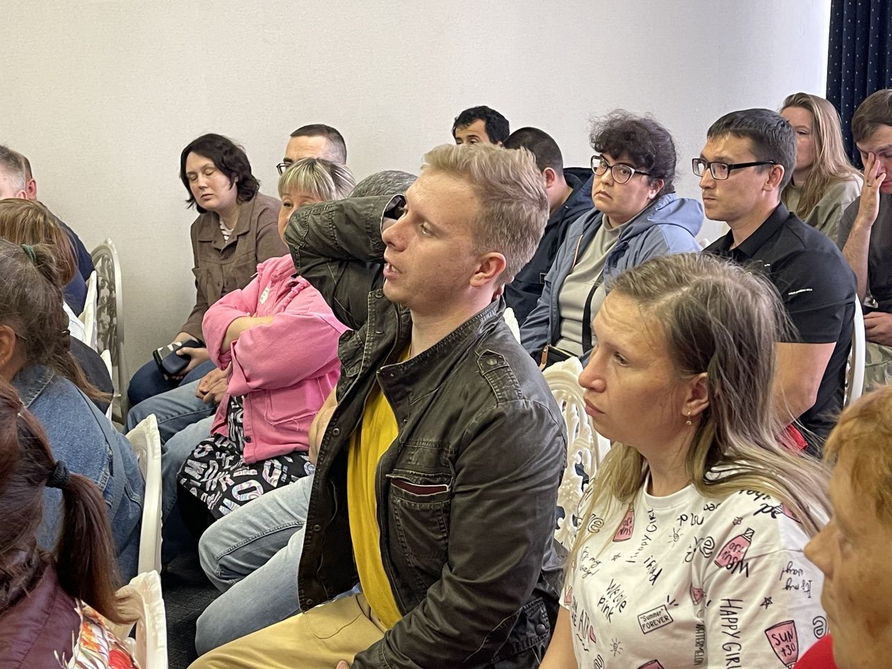 “Никто не останется без внимания”. Глава встретился с серовчанами, чьи квартиры пострадали от взрыва газа 