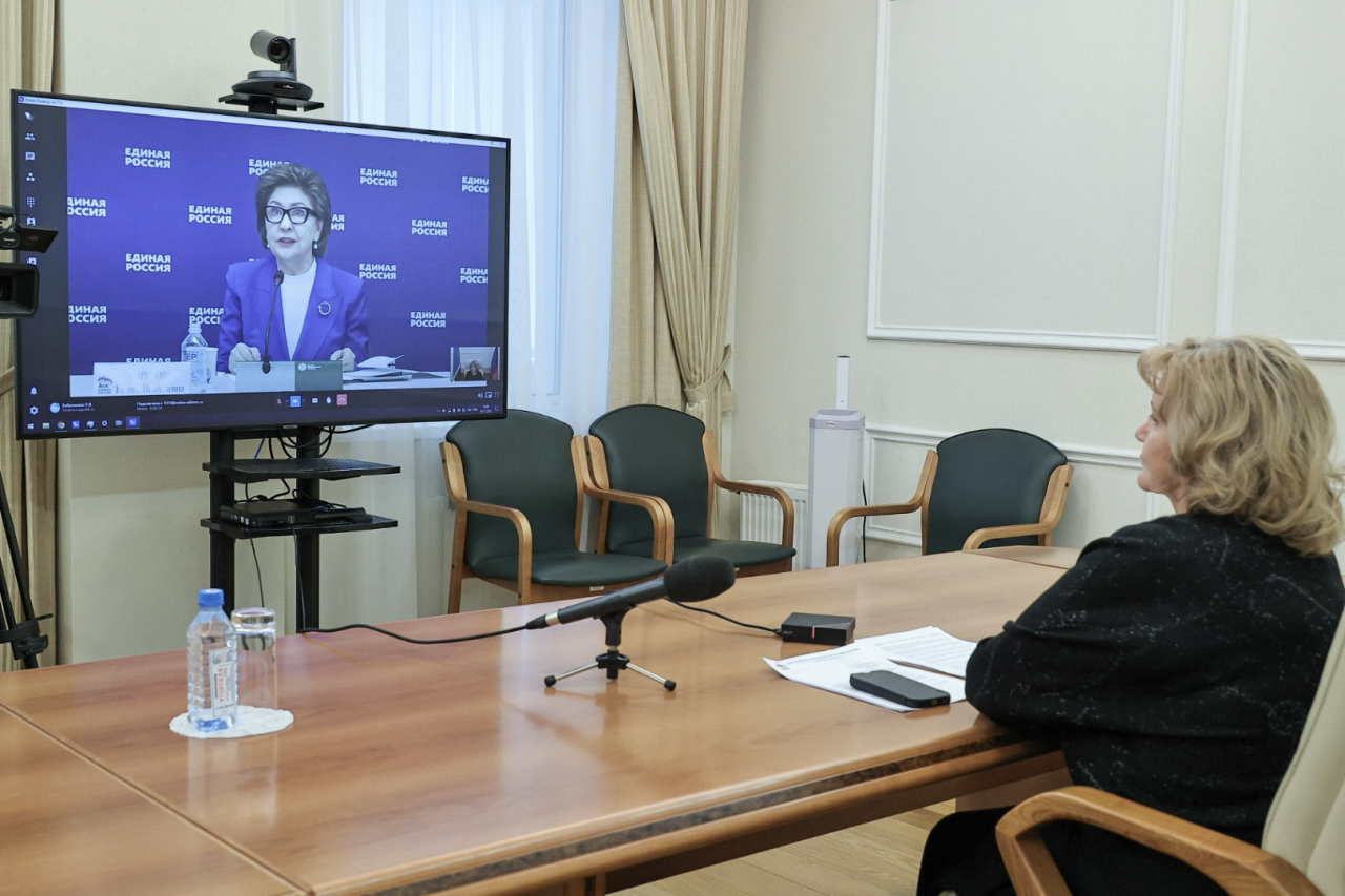 В ЗакСобрании оценили вклад «серебряных» волонтеров Среднего Урала в поддержку гражданских инициатив