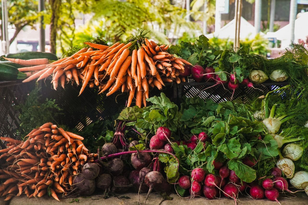Какие сезонные продукты можно и нужно добавлять в свой рацион в апреле? 