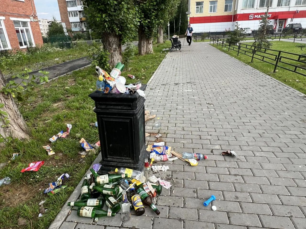 Серовчанка возмущена беспорядком на площади в поселке Энергетиков