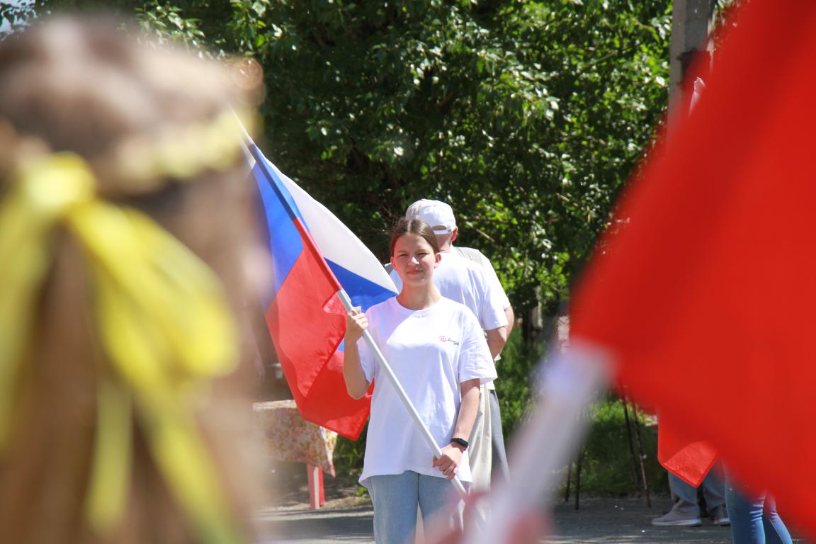 Серовчан приглашают на праздник в честь Дня России. Гуляния пройдут около ДКЖ 
