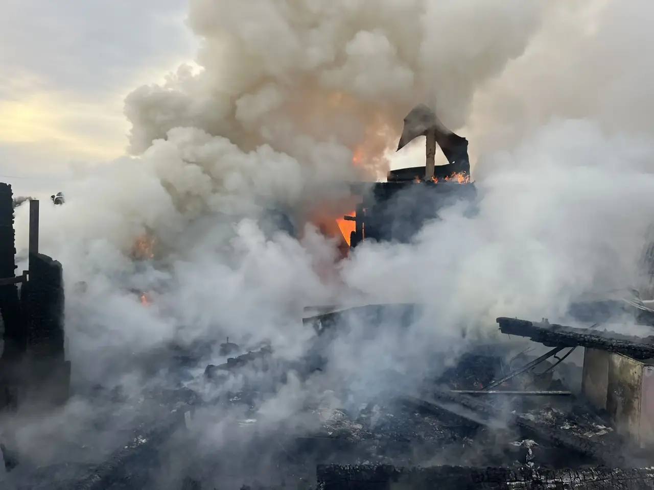 За три дня в Серове произошло шесть пожаров, в одном из них погиб человек