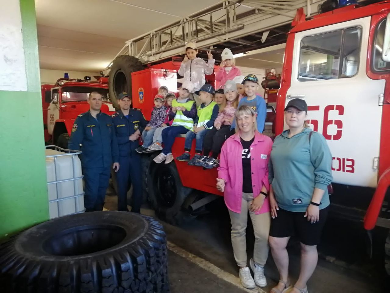 Воспитанники детского сада побывали на экскурсии в пожарно-спасательной части