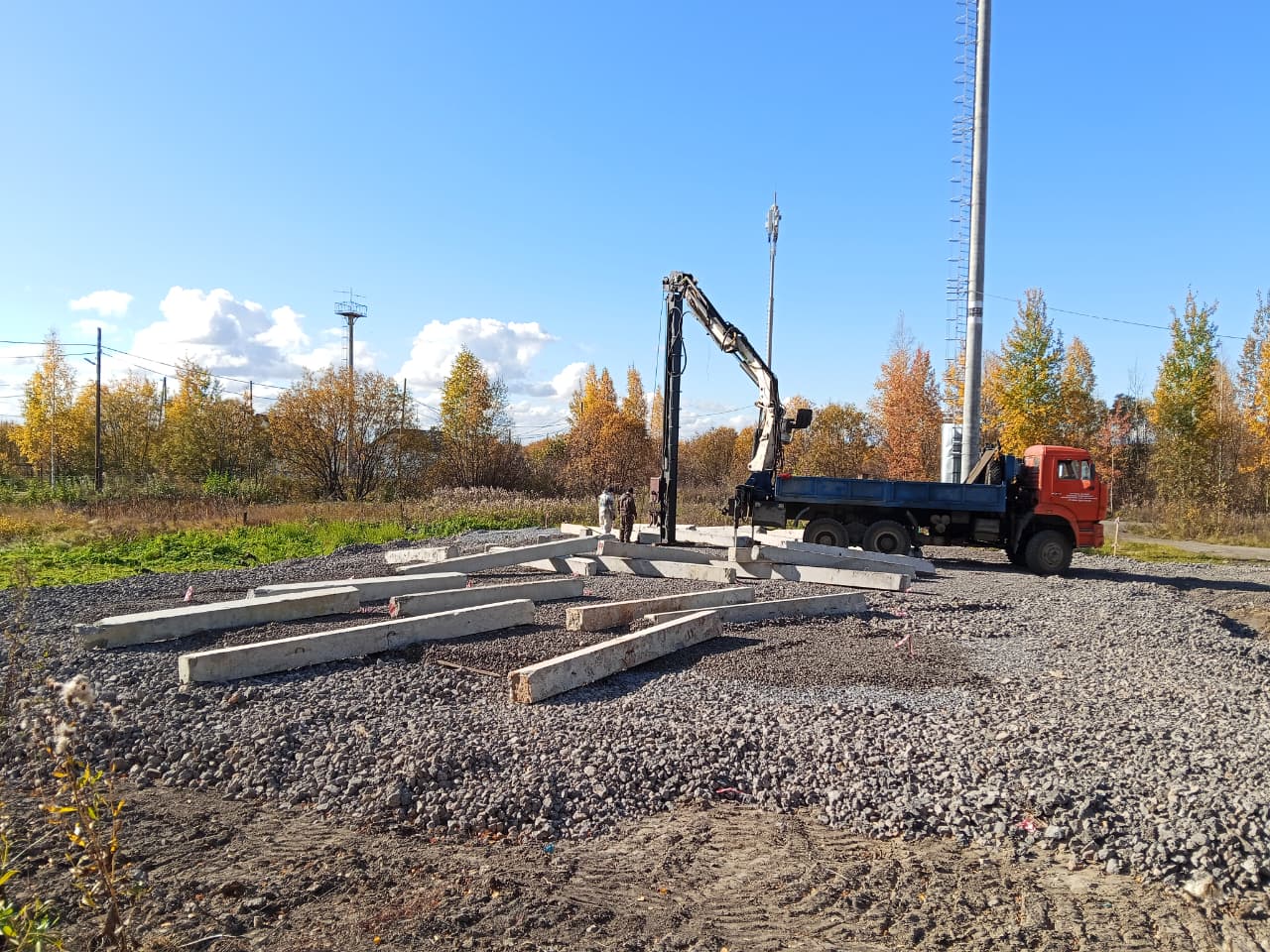 Для будущего храма в селе Филькино начали забивать сваи