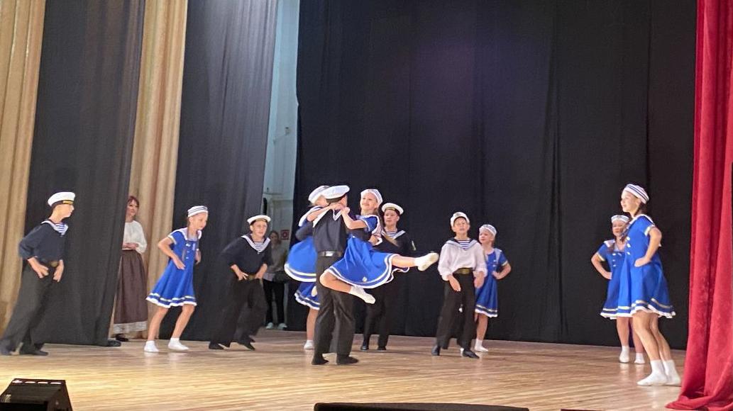 В Серове Дом культуры железнодорожников презентовал творческие коллективы