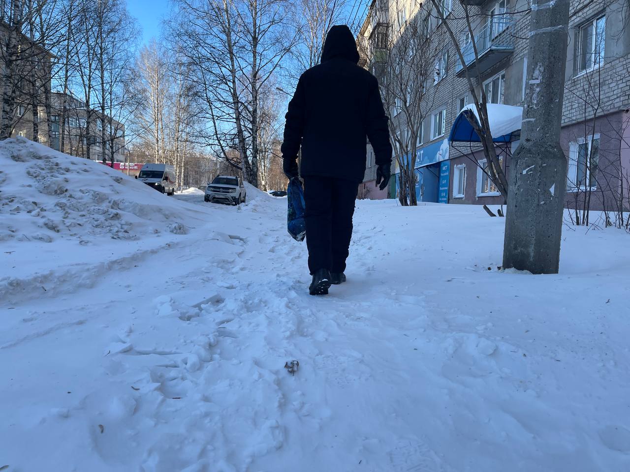 Последствия метели в Серове устраняет 17 единиц снегоуборочной техники