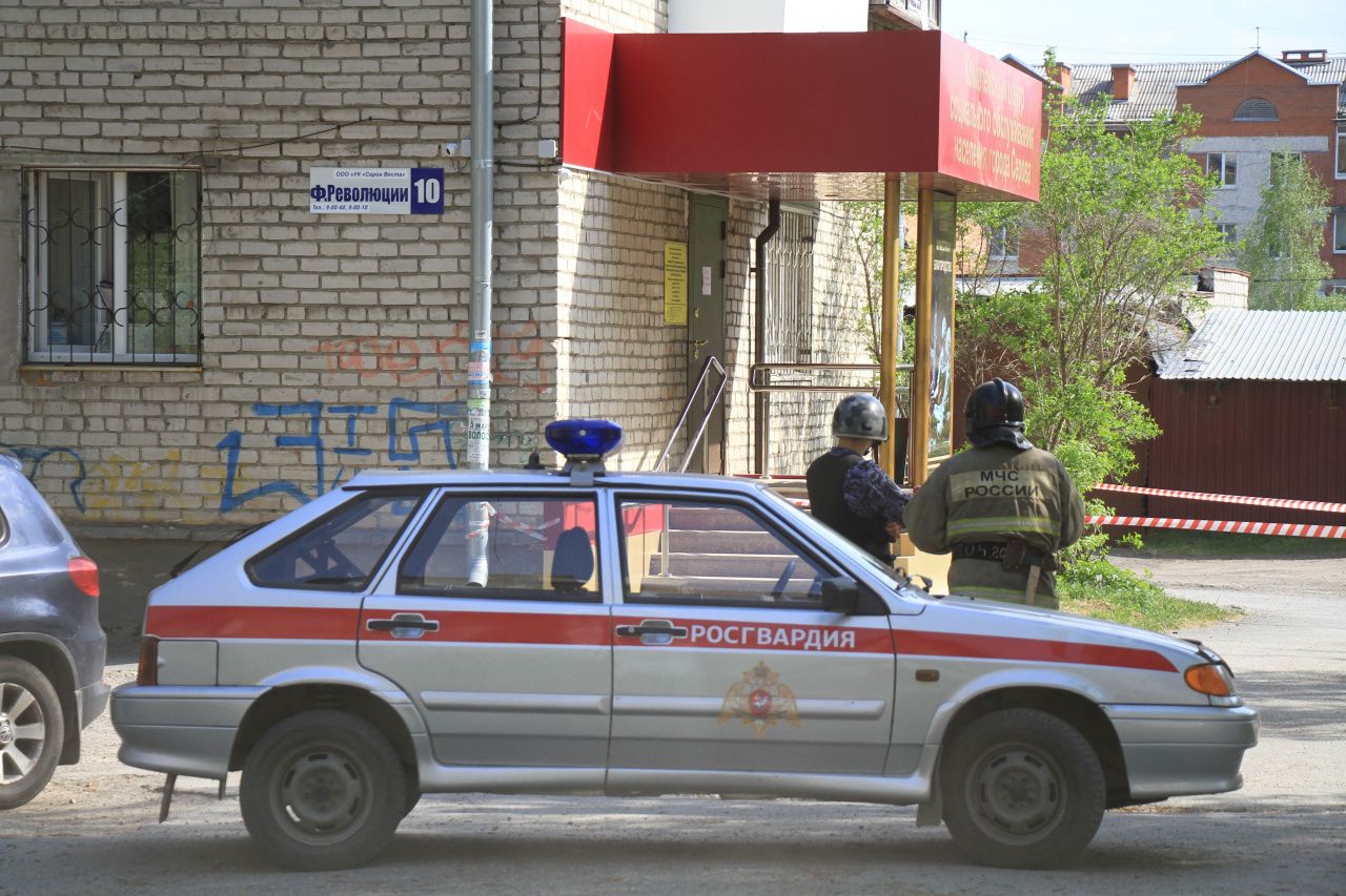 В Комплексный центр обслуживания населения Серова нагрянули пожарные,  полиция, скорая помощь и Росгвардия | Новости | СеровГлобус.ру