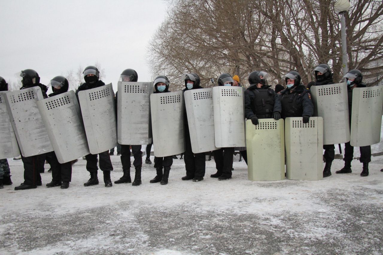 Полиция предупреждает о возможных призывах к несанкционированным акциям. Вчера в Екатеринбурге задержали горожан, протестовавших против военной операции в Украине