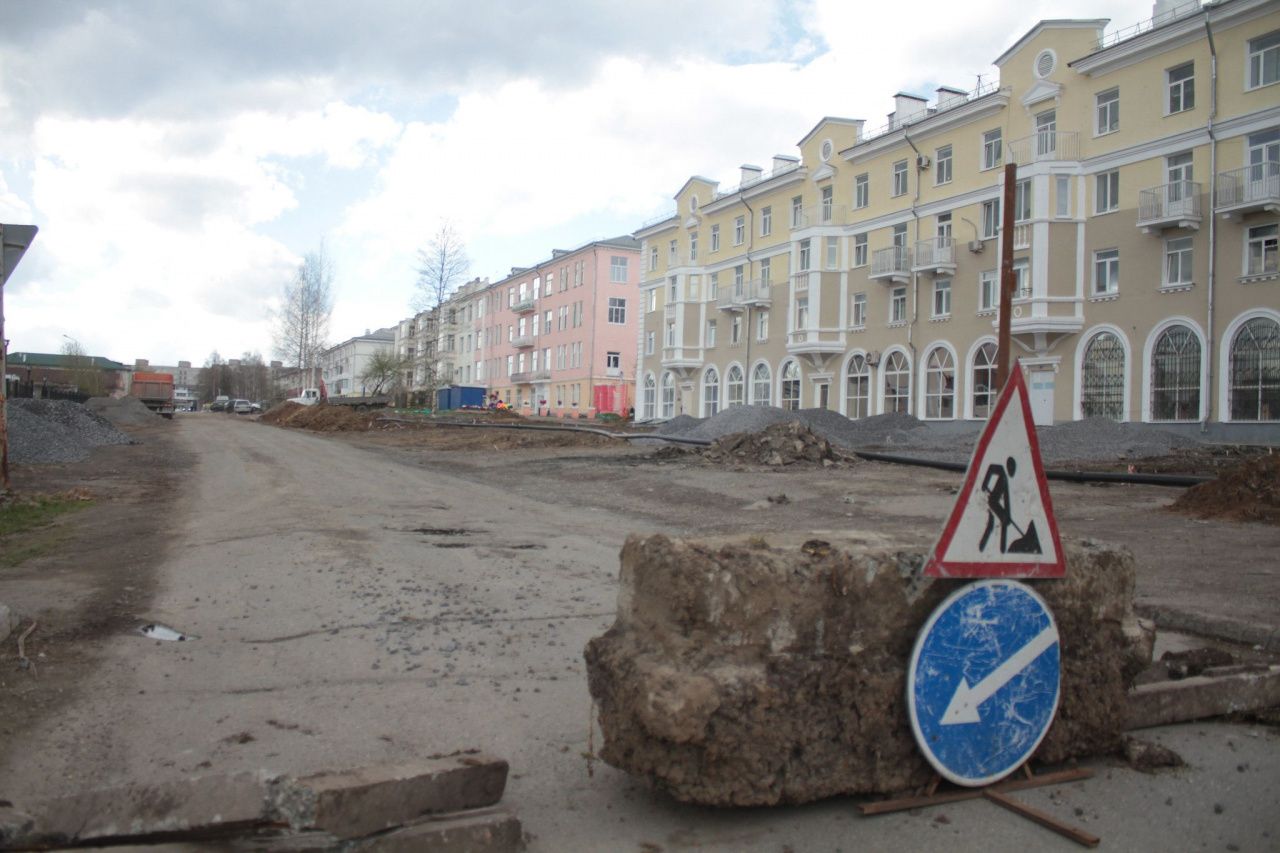 Из-за ремонта сетей на площади Металлургов временно без горячей воды останутся три дома, школа и ДКМ