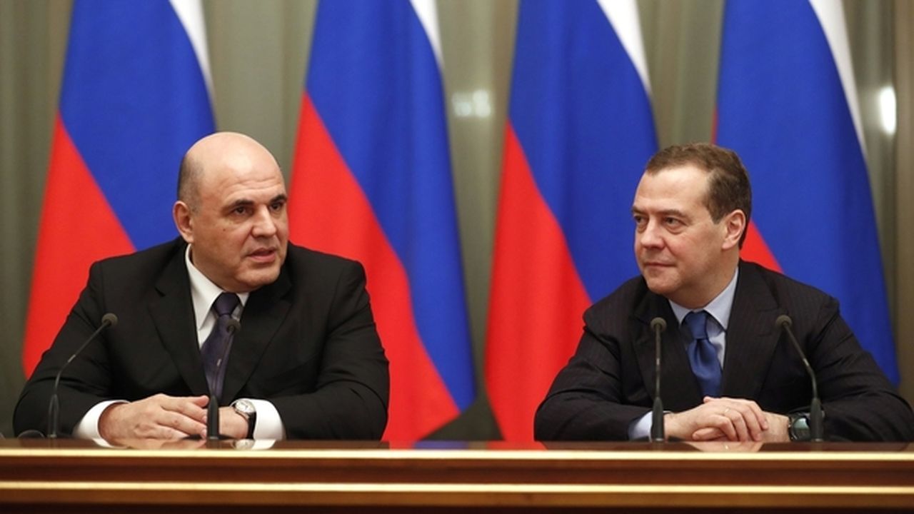 Правительство России ушло в отставку. Серовчане, вы ждете перемен?