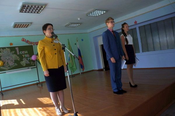 Директор школы №27 Ирина Адамович представит Серов в областном конкурсе "Лучший депутат"?