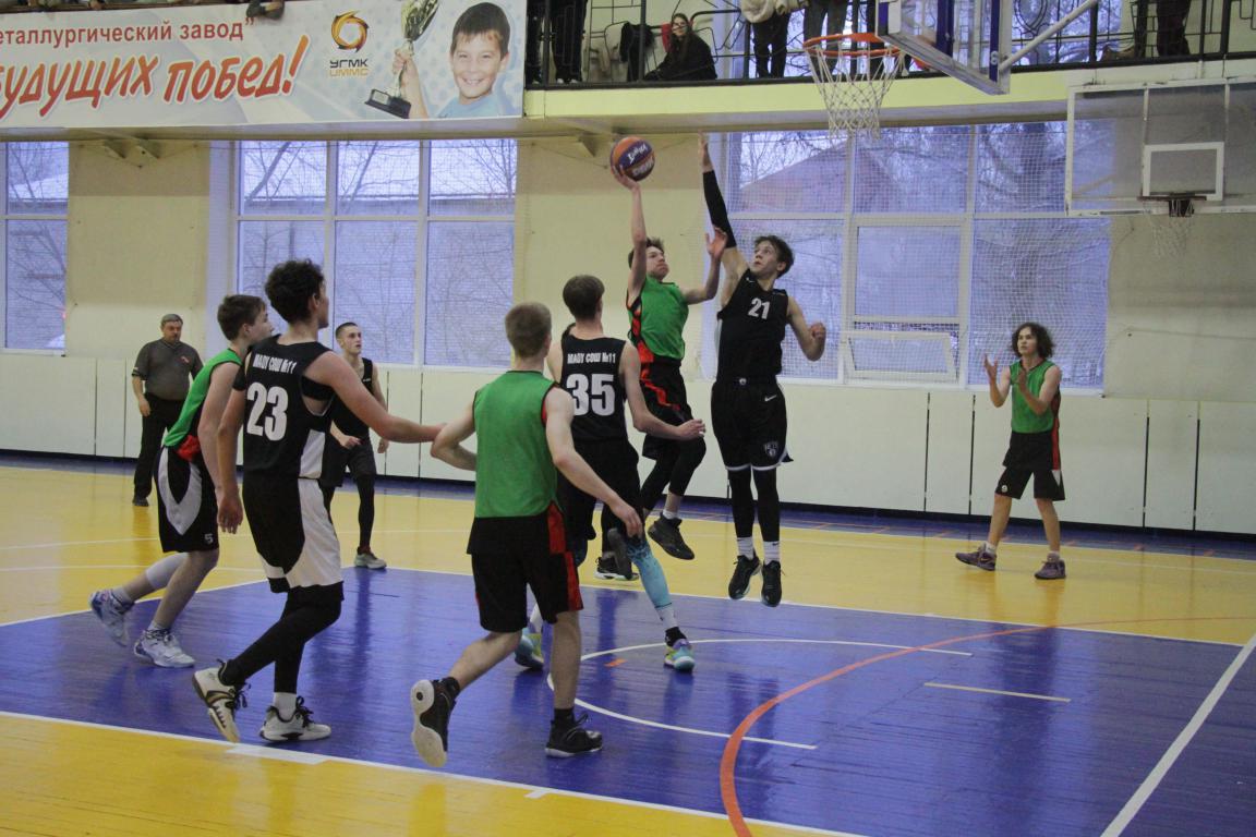 Лучшие баскетболисты в Североуральске, баскетболистки – в Серове. Прошел дивизиональный этап Школьной баскетбольной лиги «КЭС-Баскет»