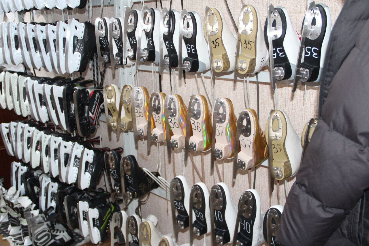 Рассказываем, какие спортобъекты открыты в Серове и как будет работать прокат в праздники