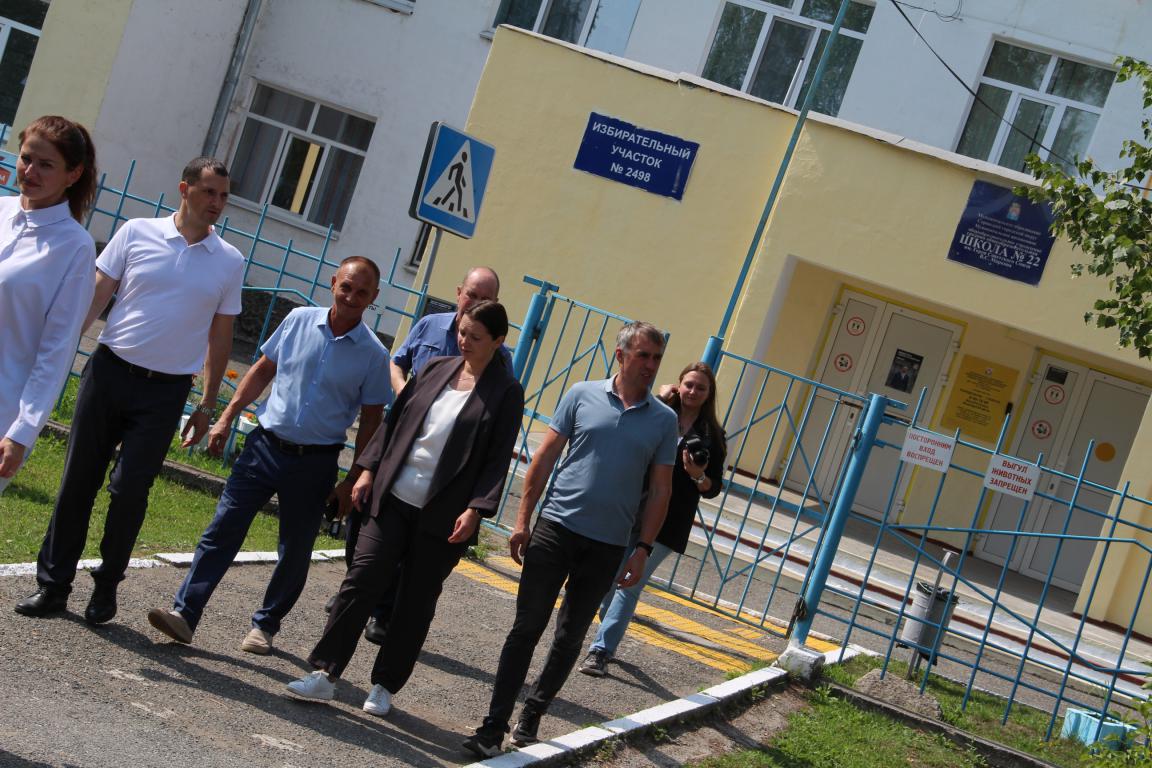 "Детям будет комфортно и безопасно". Депутаты Серова проверили готовность школ к учебному году