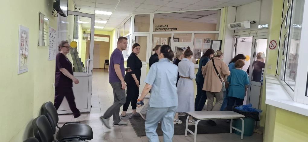 В серовской железнодорожной поликлинике прошла учебная эвакуация