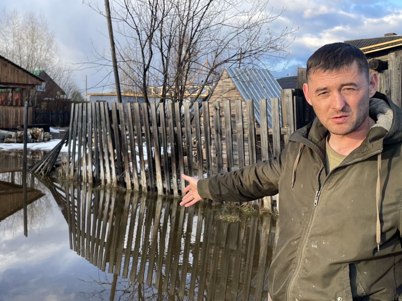 Под водой - огороды и главная дорога. Микрорайон Медянкино затопило вешними водами