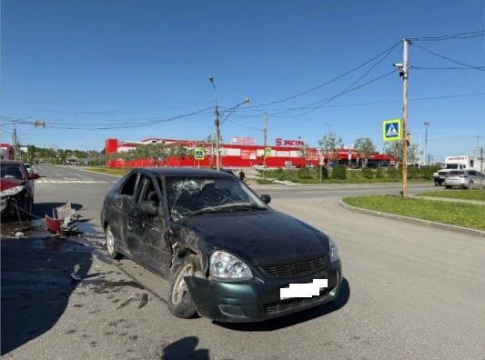 На улице Заславского столкнулись две легковушки