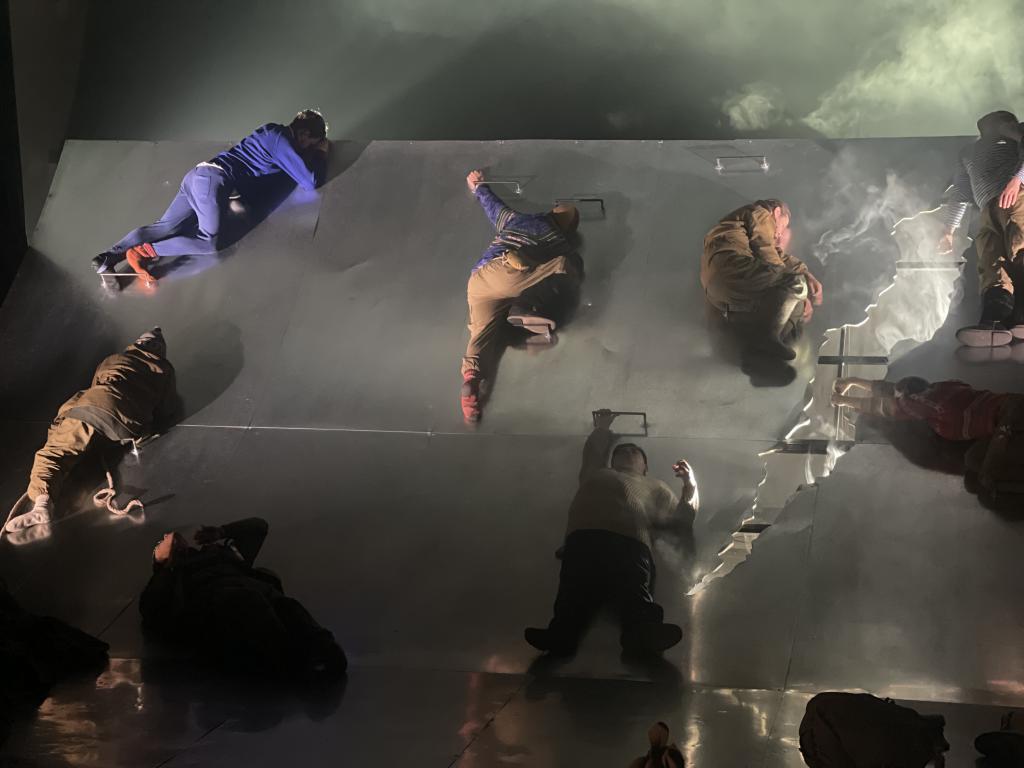 Чеховцам - дважды “Браво” за постановку спектакля о перевале Дятлова