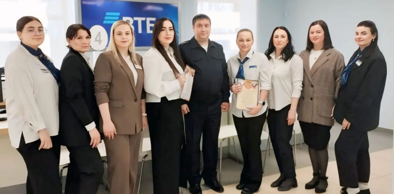 Полиция Серова поблагодарила сотрудников банка за помощь в борьбе с мошенниками