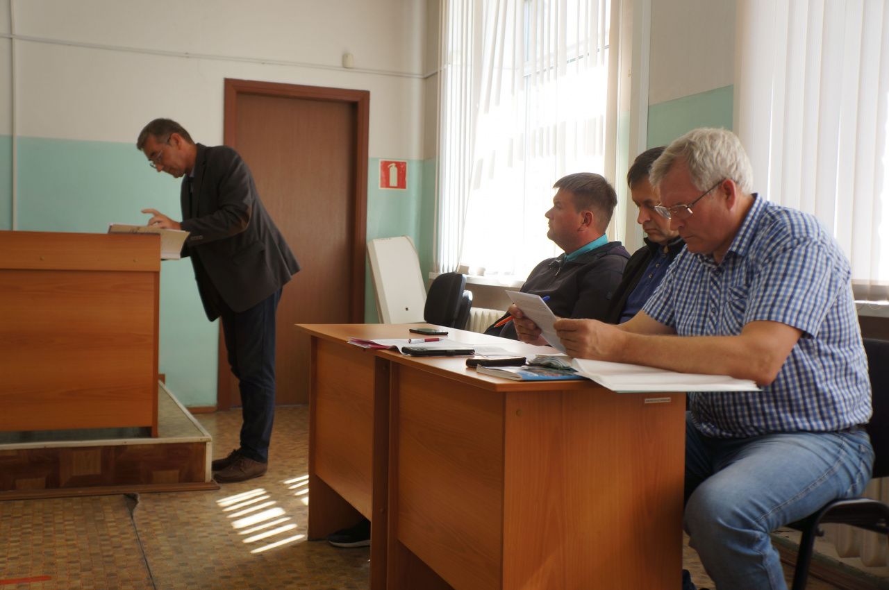 Павел Козяев отстоял в суде Серова статус кандидата на выборах. Репортаж из зала суда