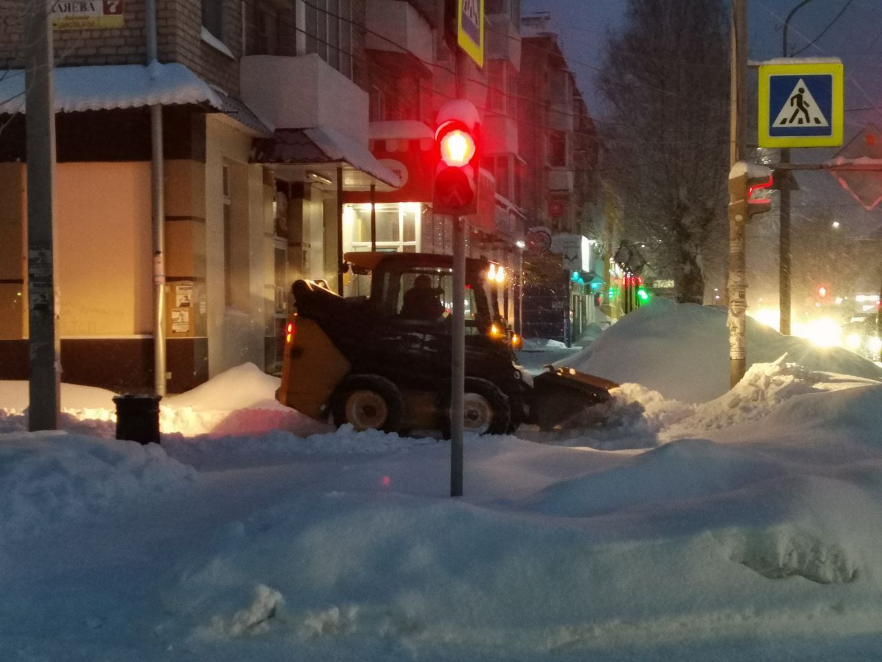 После двухдневных морозов техника “Серовавтодора” вышла на уборку города
