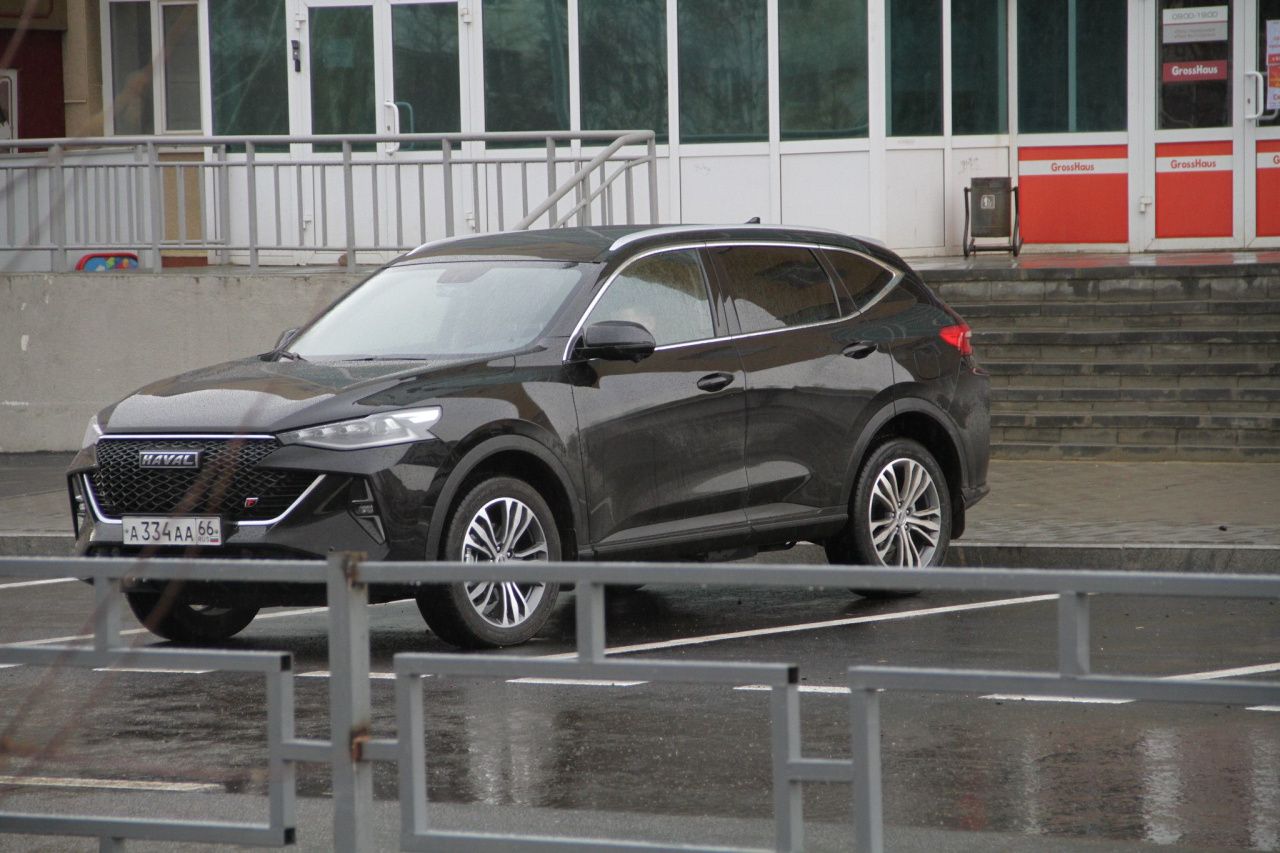 Три Camry, два Haval F7, минивэн Hyundai. Мэрия Серова озаботилась страховками для автопарка