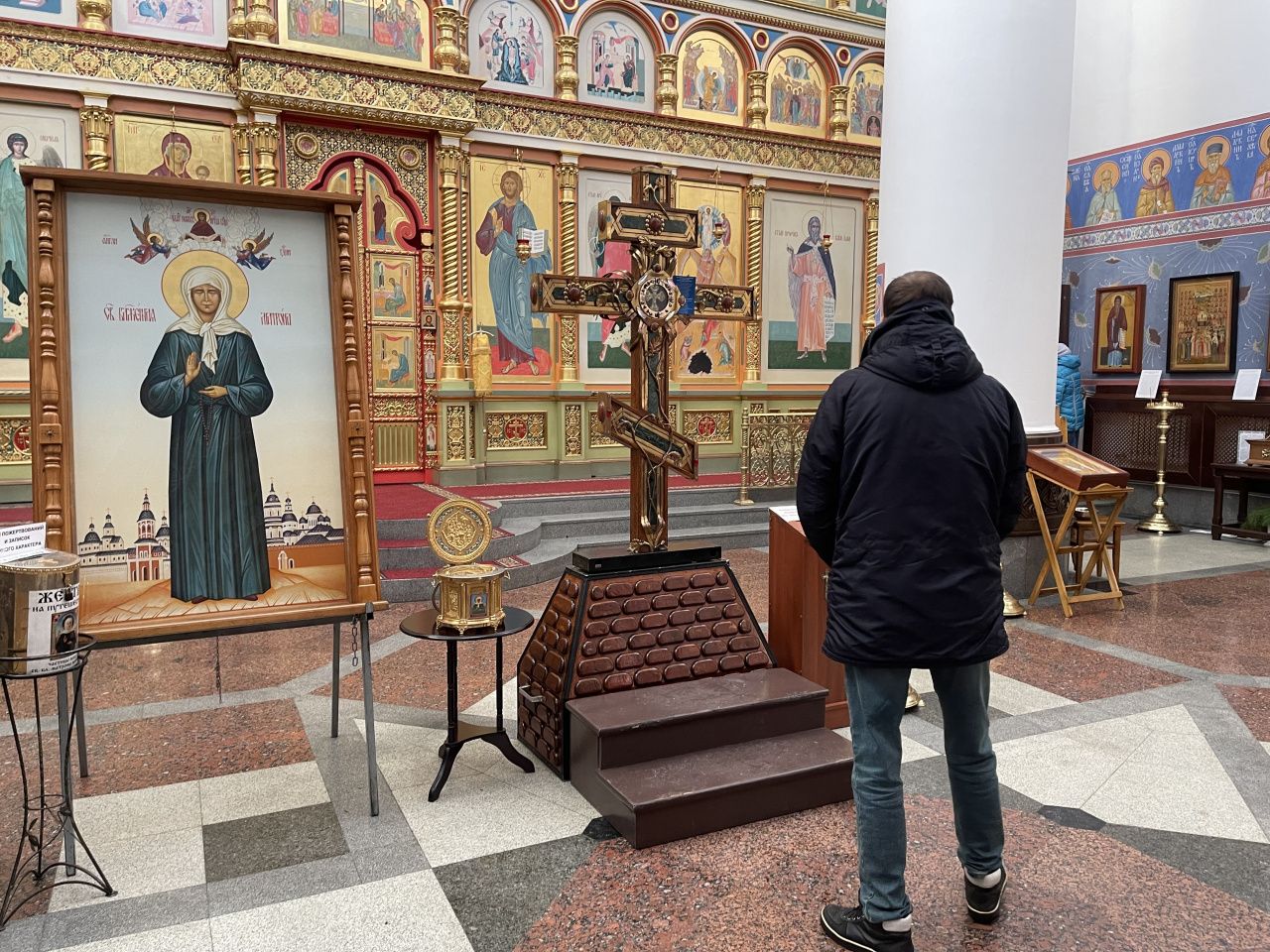 В Серове пребывают мощи и икона Матроны Московской и крест-мощевик 