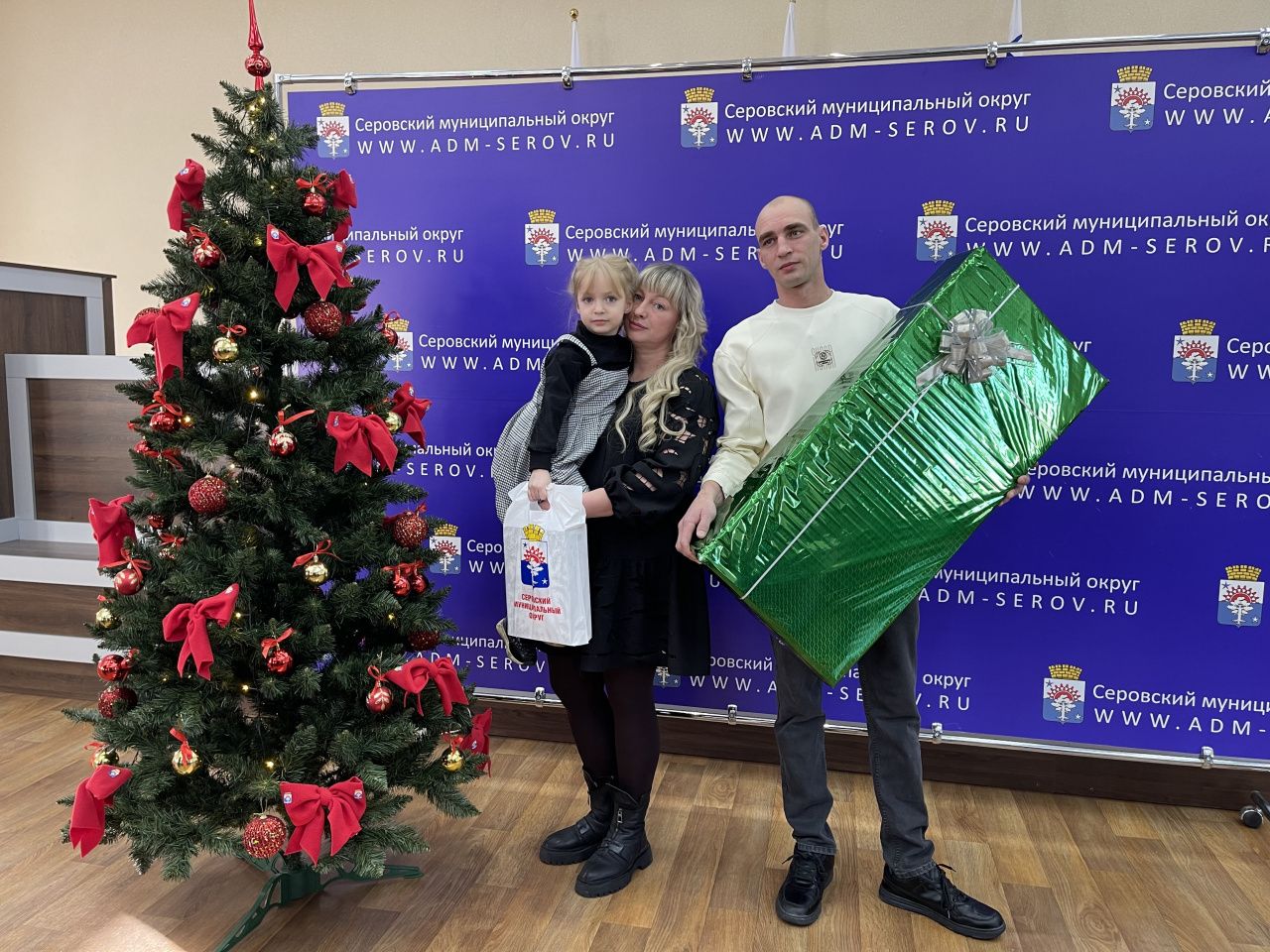 Со всероссийской “Елки желаний” юная серовчанка получила велосипед