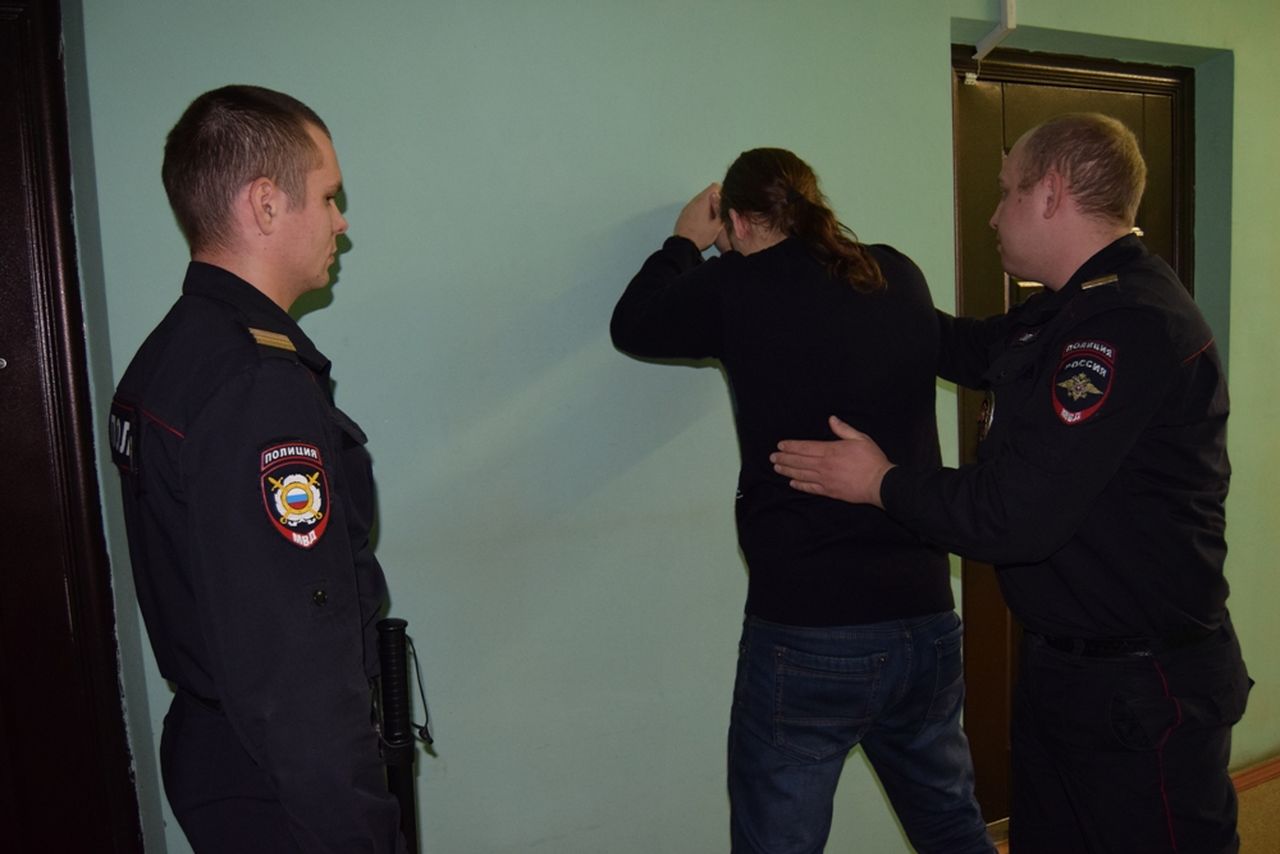 Полиция и ФСБ задержали предполагаемого заказчика и исполнителя покушения на убийство женщины