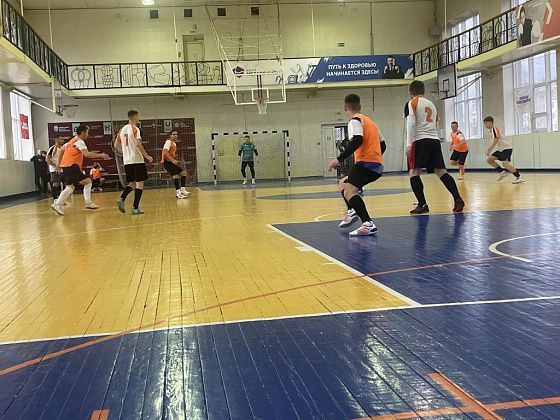 Команда серовской спортшколы заняла четвертое место в Первенстве Северного округа по футзалу