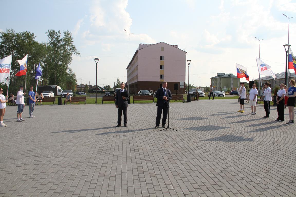 “Было все запущено, а стало приятно”. В Серове открыли “космический” сквер на улице Циолковского