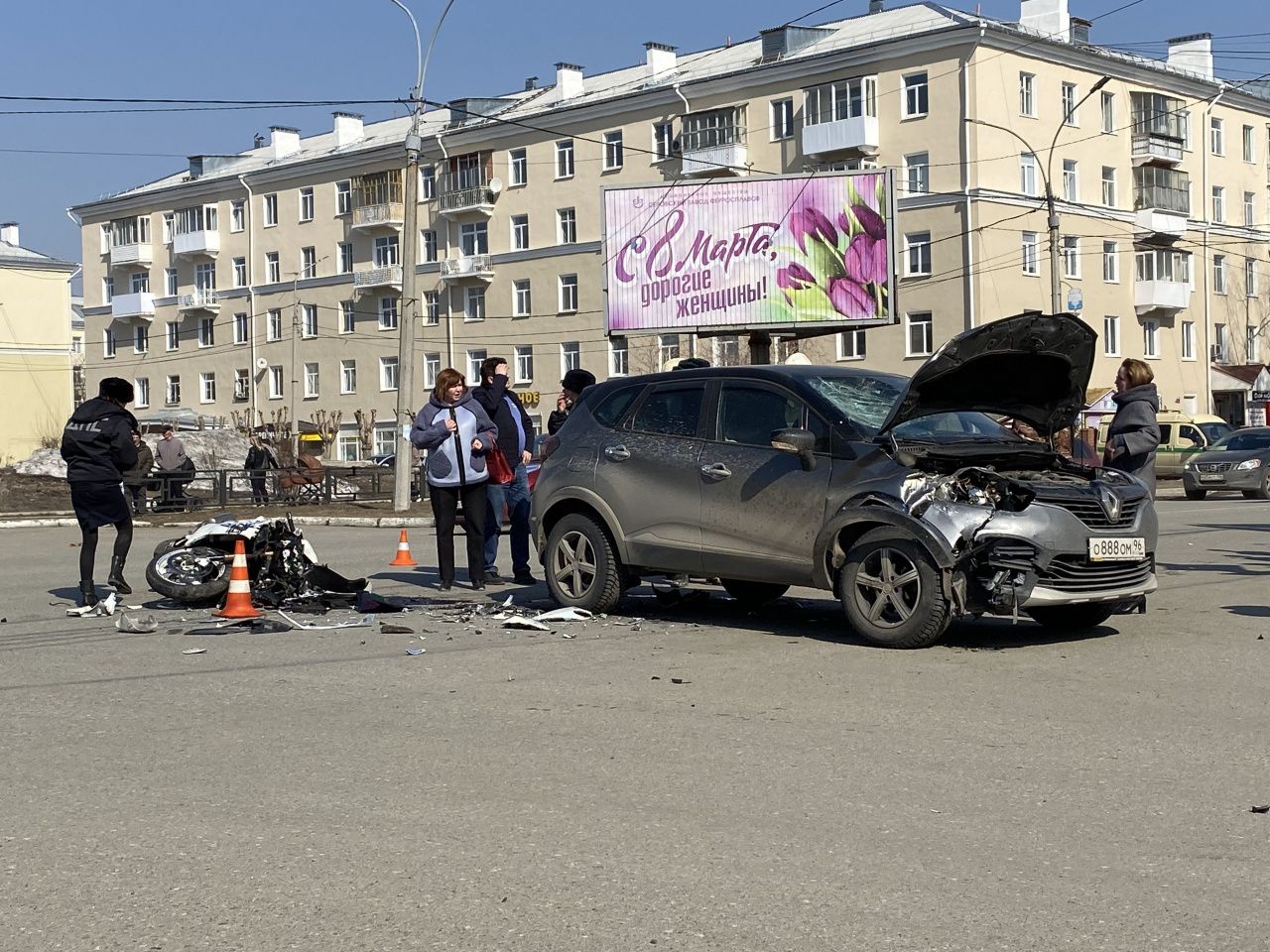 В ДТП в центре Серова сегодня пострадал мотоциклист. Он госпитализирован
