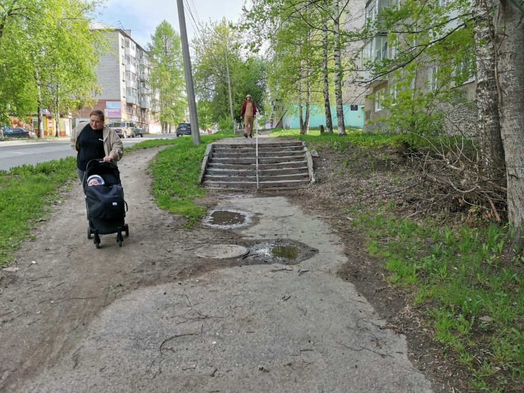 Мэрия планирует обследовать лестницы на тротуарах и во дворах Серова.  Обустроят пандусы? | Истории | СеровГлобус.ру