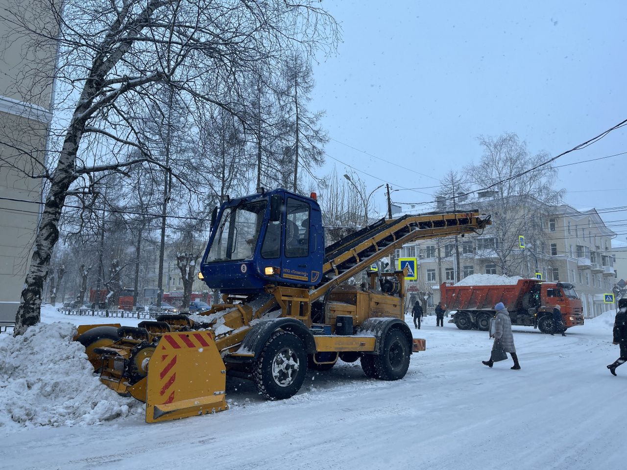 “Серовавтодор” для вывоза снега с городских улиц переходит на ночной режим работы 