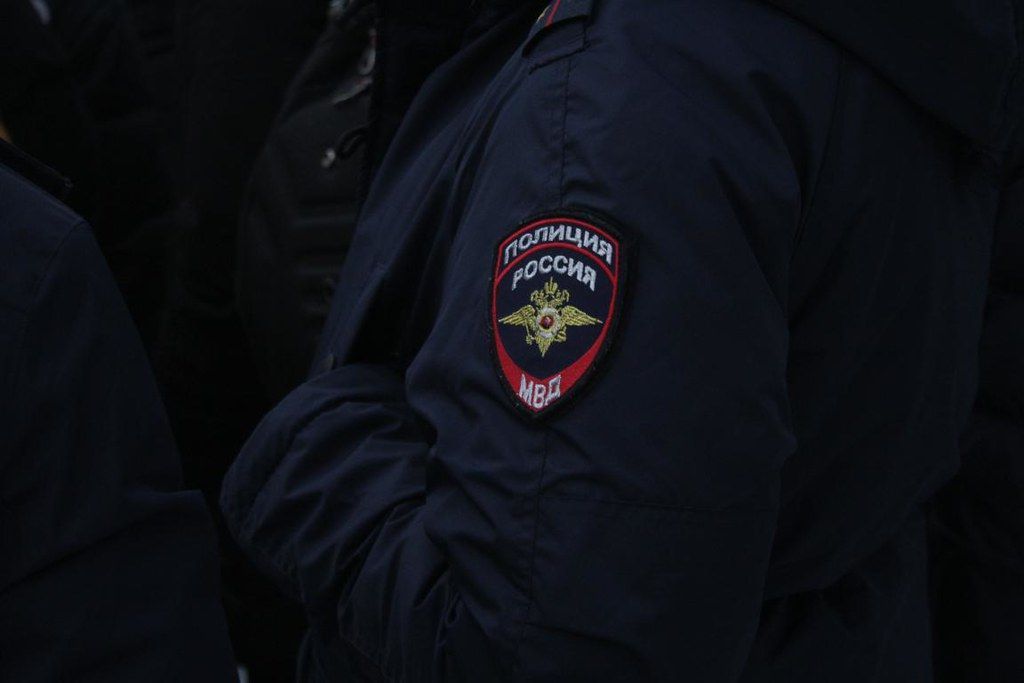 Пьяный серовчанин, не желая ехать в наркологию, ударил полицейского головой по голове и был осужден