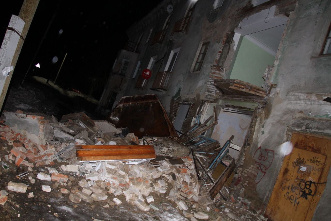 Прокуратура начала проверку в связи с обрушением в Серове стены в жилом доме