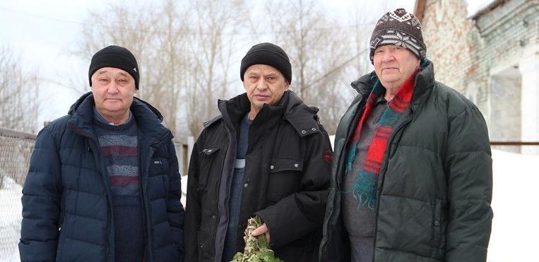 "Паримся в удовольствие, а своих дров не жжем". Горожане оценили достоинства отремонтированной колинской парной